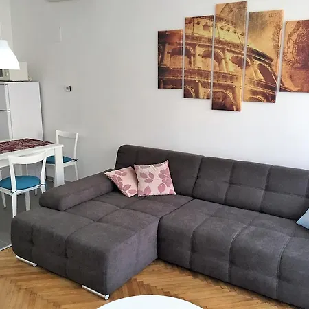 Arenacentar Apartment *